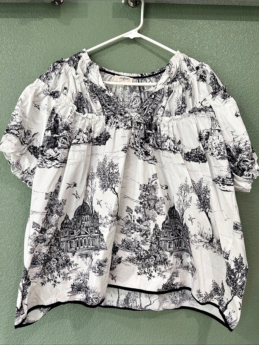 Umgee Toile Print V-Neck Puff Sleeve Top White & Black